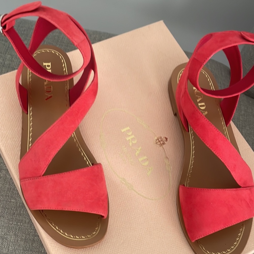 Prada Coral Flat Sandals 36.5